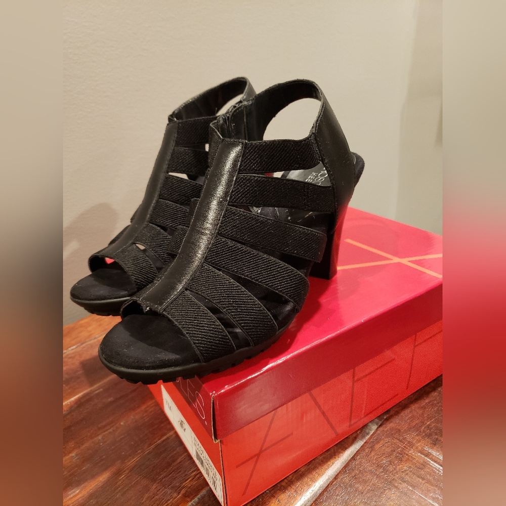 Aerosols Slingback Heels